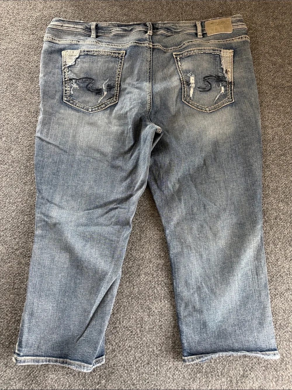Silver Jeans Women’s Suki Size 24 Capri Jeans in Light Blue Wash